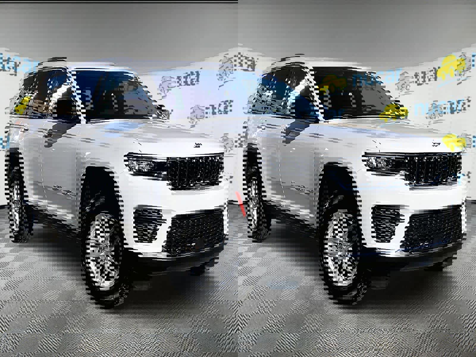 Used 2023 Jeep Grand Cherokee Laredo w/ Trailer Tow Prep Group (B)