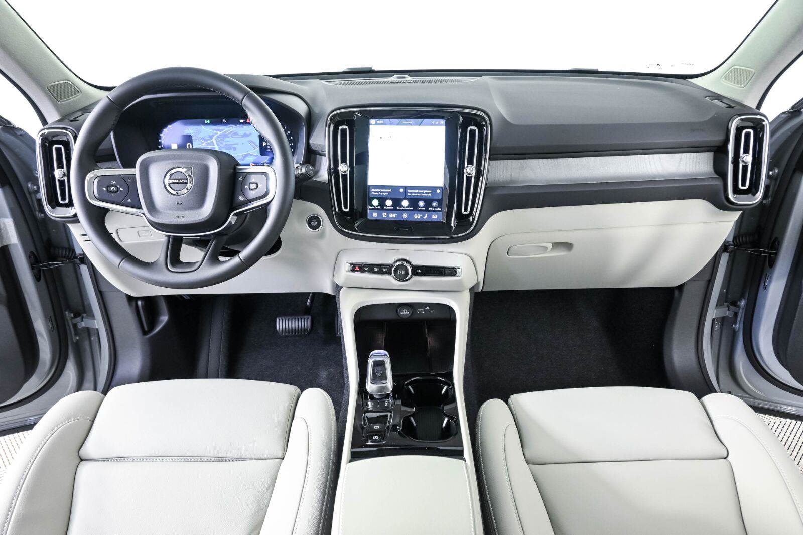 New 2026 Volvo XC40 B5 Plus w/ Climate Package AWD/4WD image 18