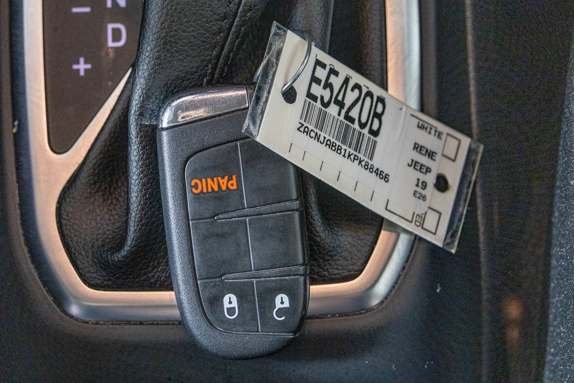 Used 2019 Jeep Renegade Latitude FWD image 26