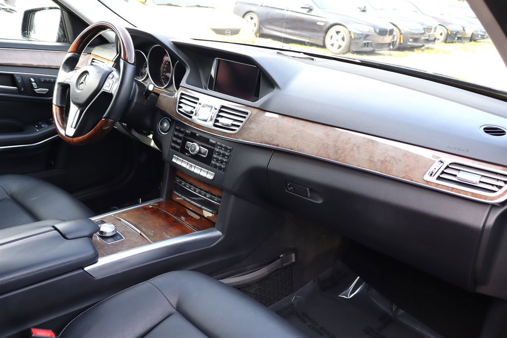 Used 2014 Mercedes-Benz E 250 BlueTEC Sedan image 18