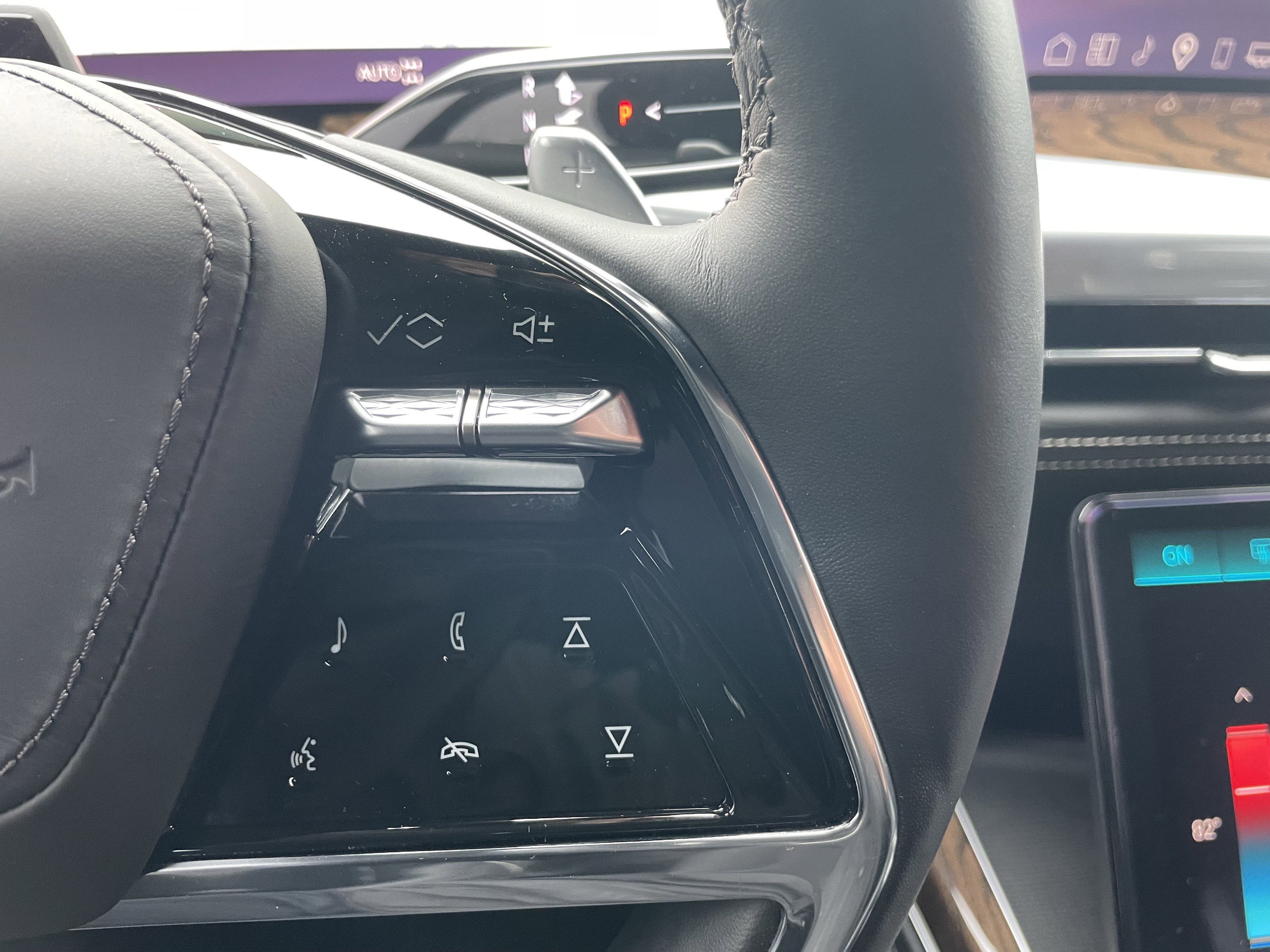 Used 2025 Cadillac Escalade ESV Sport Platinum image 22