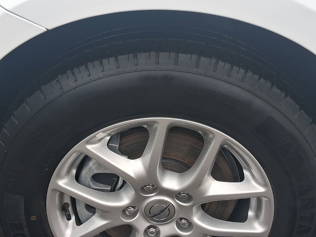 Used 2023 Chrysler Voyager LX image 12