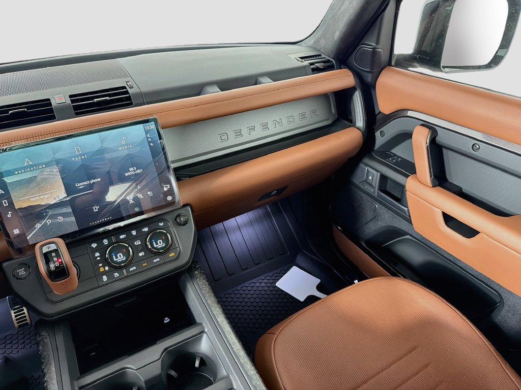 New 2026 Land Rover Defender 110 OCTA AWD/4WD image 25
