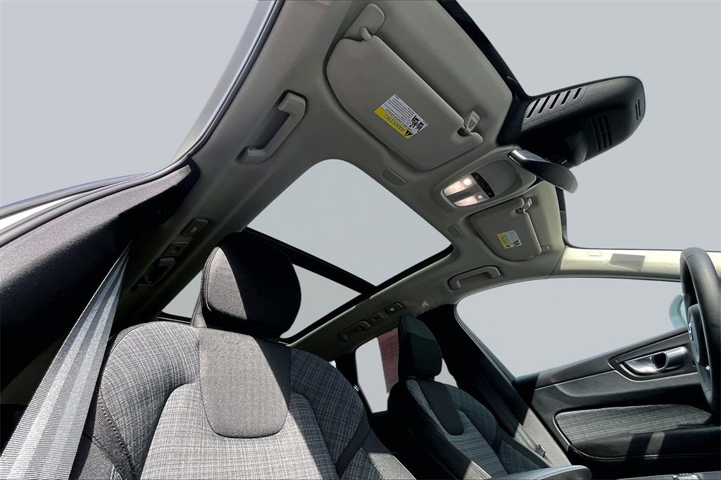 Certified 2023 Volvo XC60 B5 Core image 26