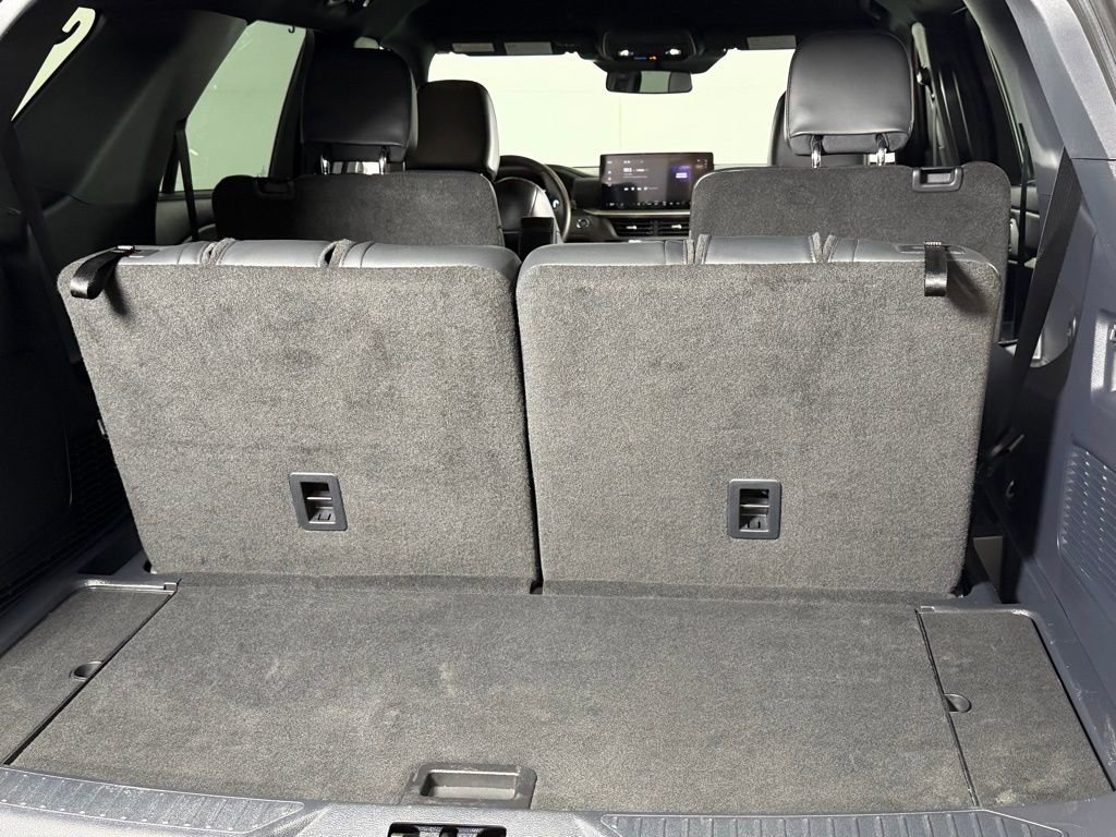 Used 2025 Ford Explorer ST image 23