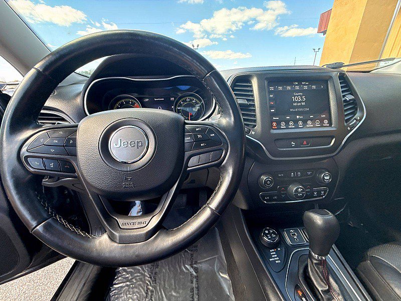 Used 2021 Jeep Cherokee Trailhawk AWD/4WD image 12
