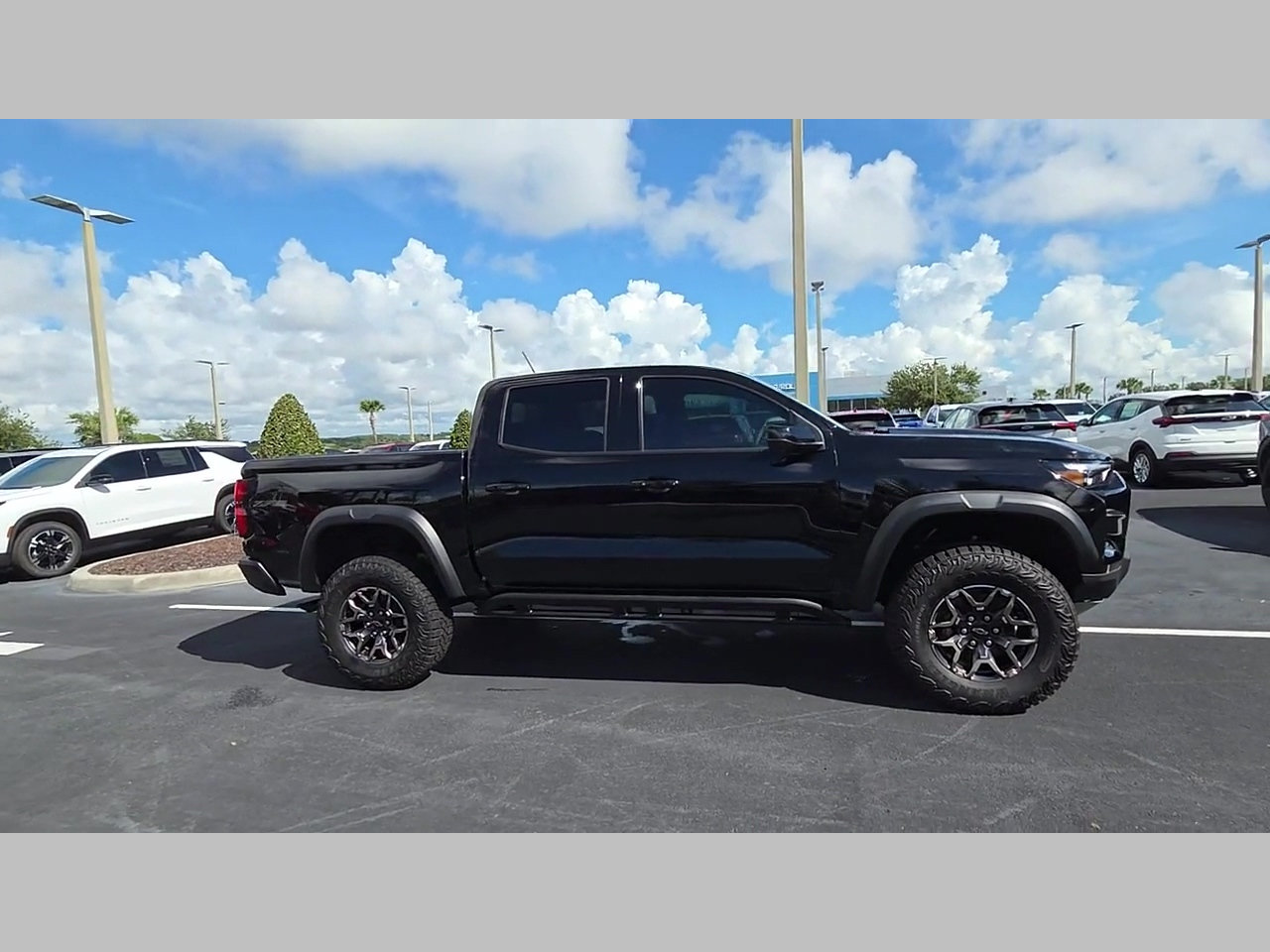 New 2026 Chevrolet Colorado ZR2 w/ Technology Package AWD/4WD image 18