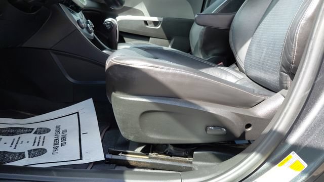 Used 2020 Chevrolet Sonic Premier FWD image 13