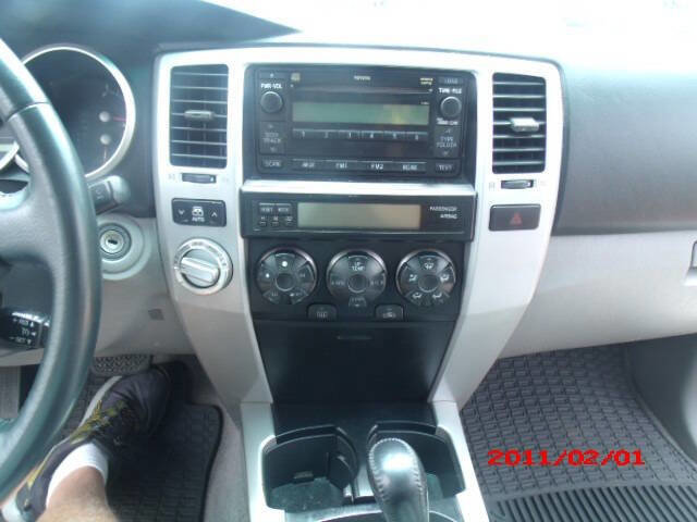 Used 2006 Toyota 4Runner SR5 AWD/4WD image 12