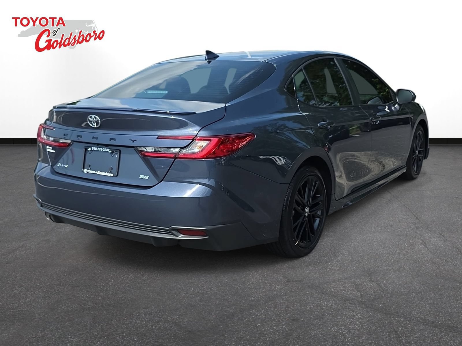 Used 2026 Toyota Camry SE w/ Convenience Package FWD image 5