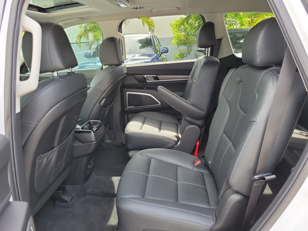 Certified 2022 Kia Telluride EX w/ EX Premium Package FWD image 9