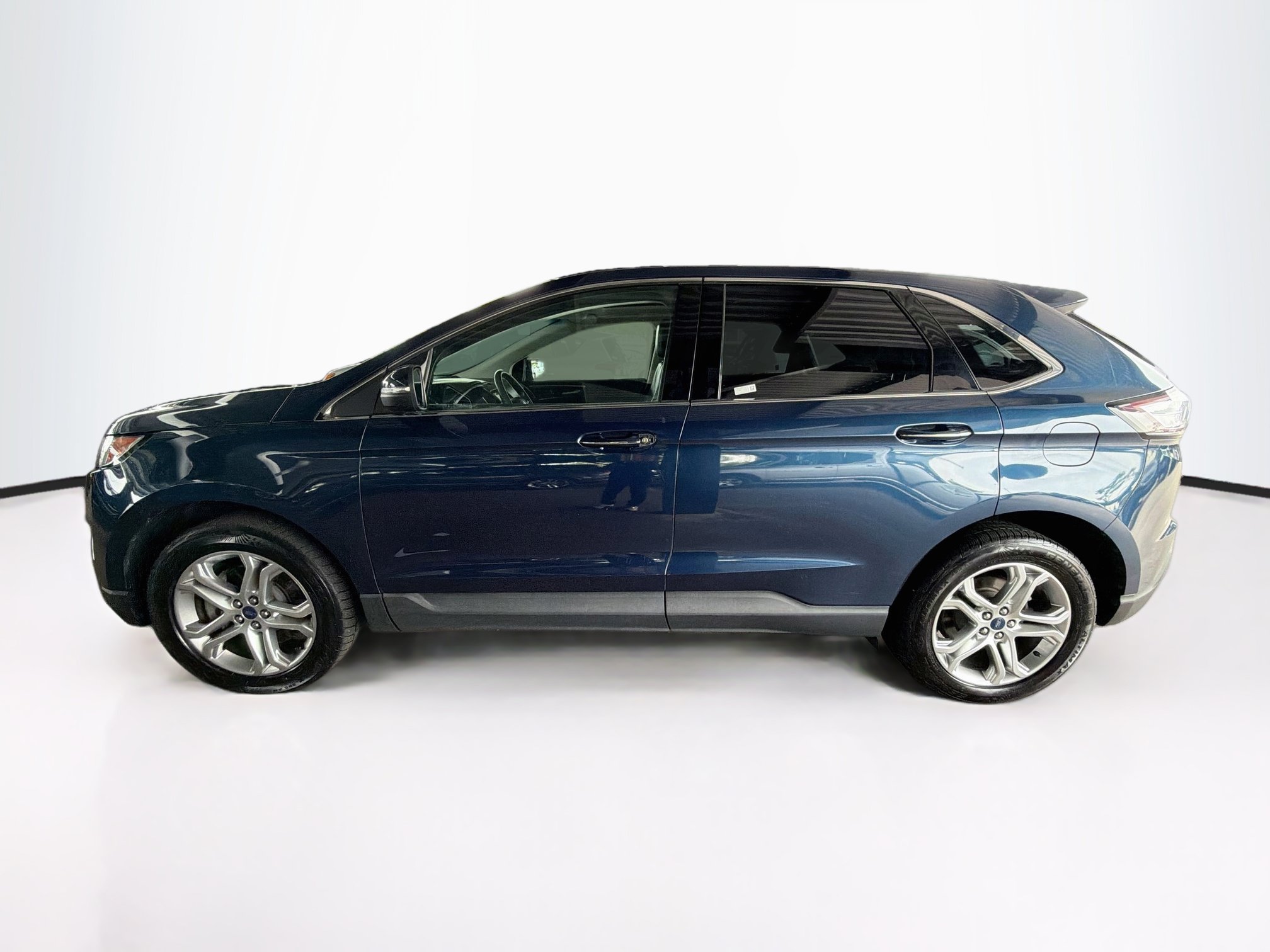 Used 2017 Ford Edge Titanium w/ Equipment Group 301A AWD/4WD image 4