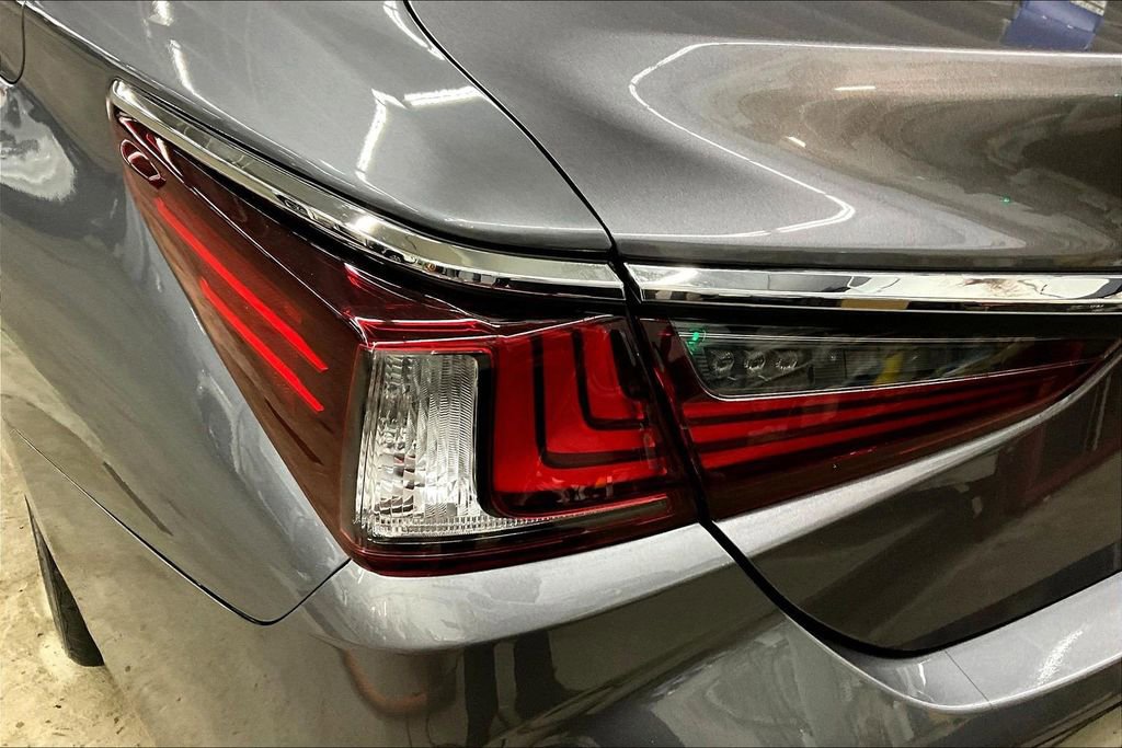 Used 2019 Lexus ES 350 Luxury w/ Premium Package image 23