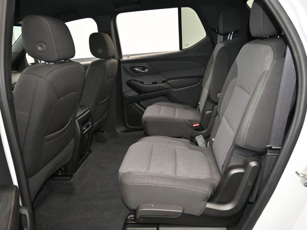 Used 2023 Chevrolet Traverse LT image 33