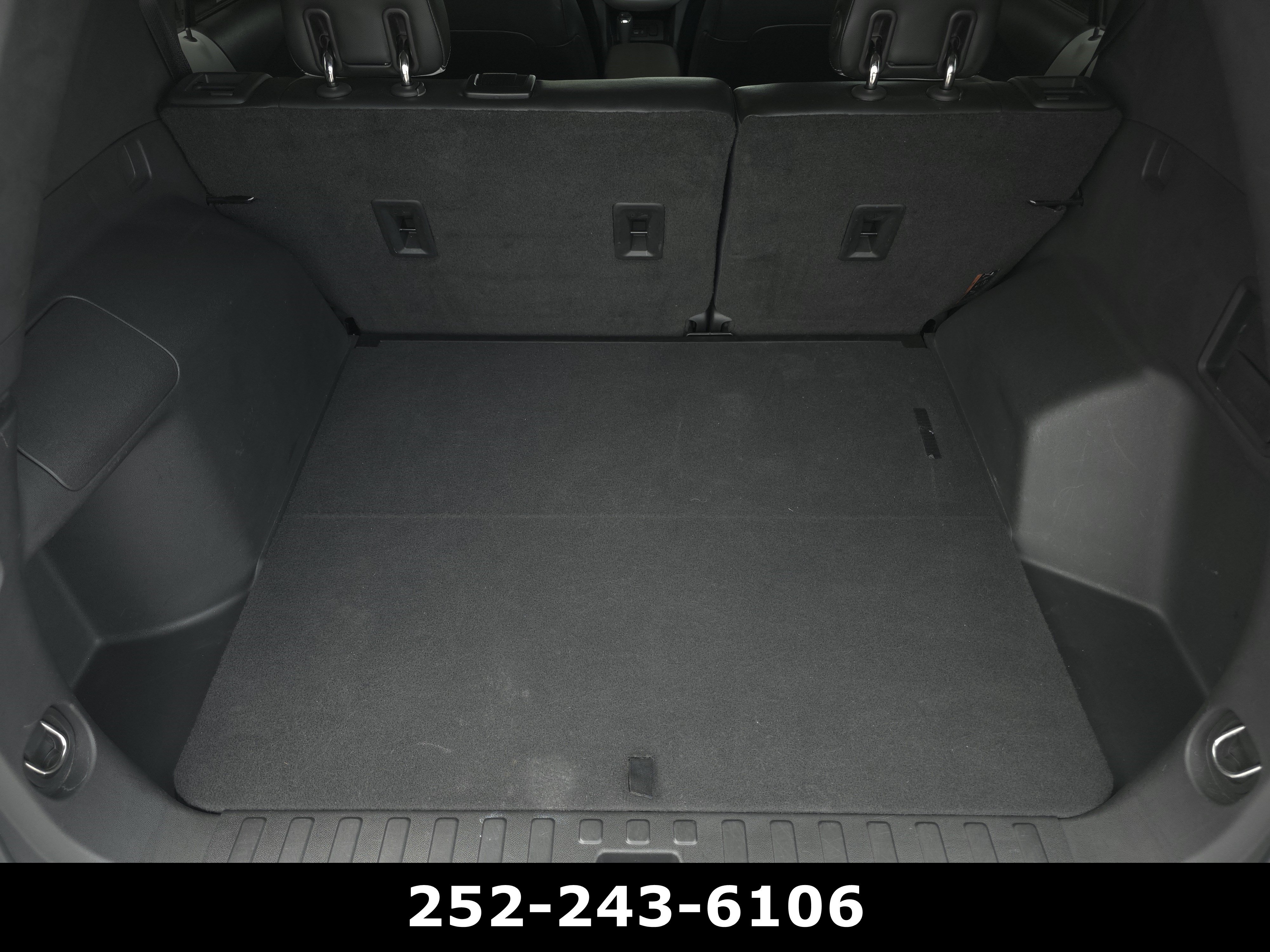 Used 2020 Chevrolet Equinox Premier FWD image 32