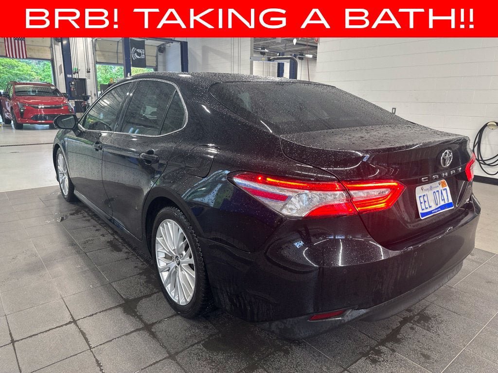 Used 2018 Toyota Camry XLE FWD image 2