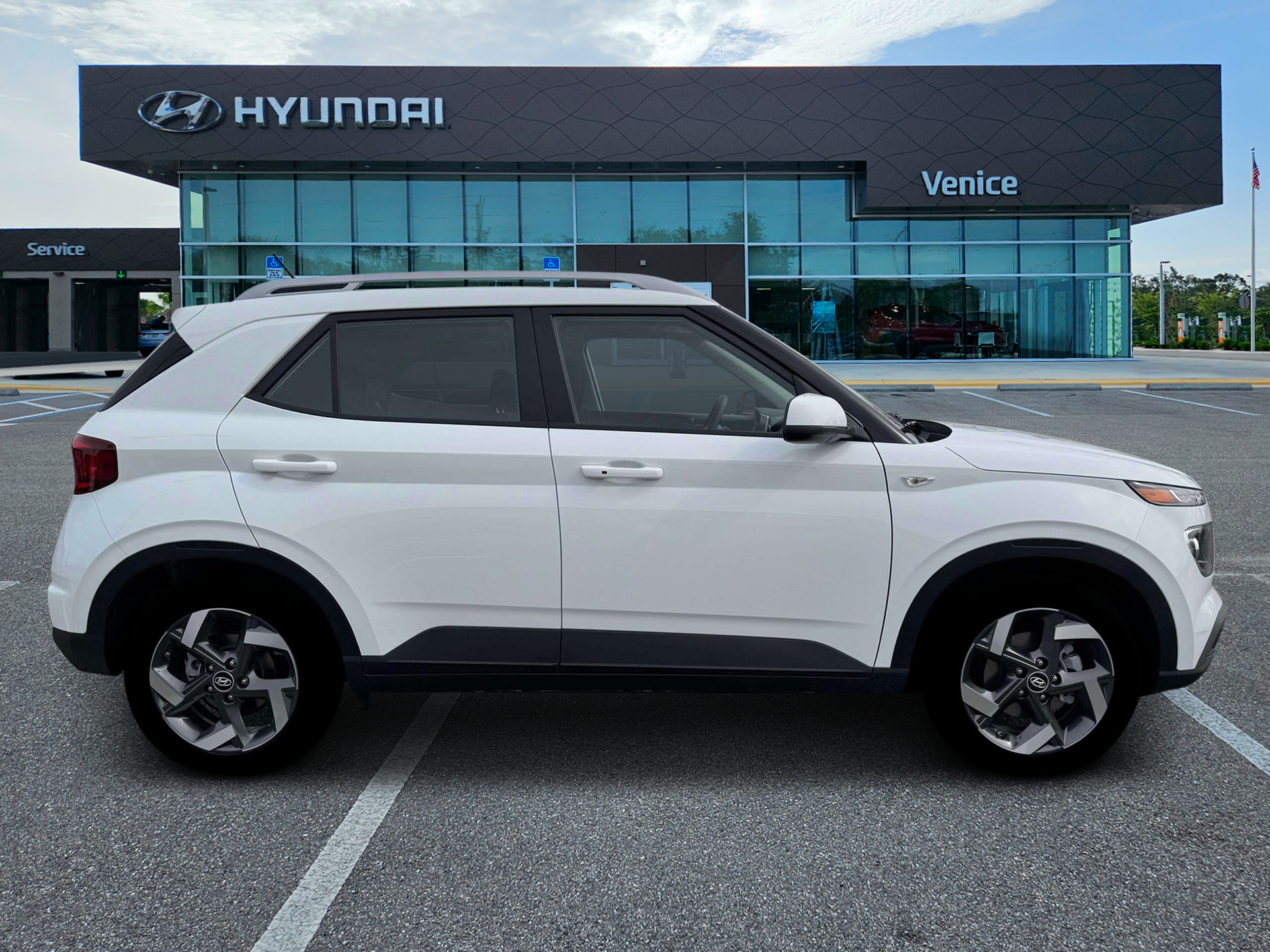Used 2026 Hyundai Venue SEL FWD image 28