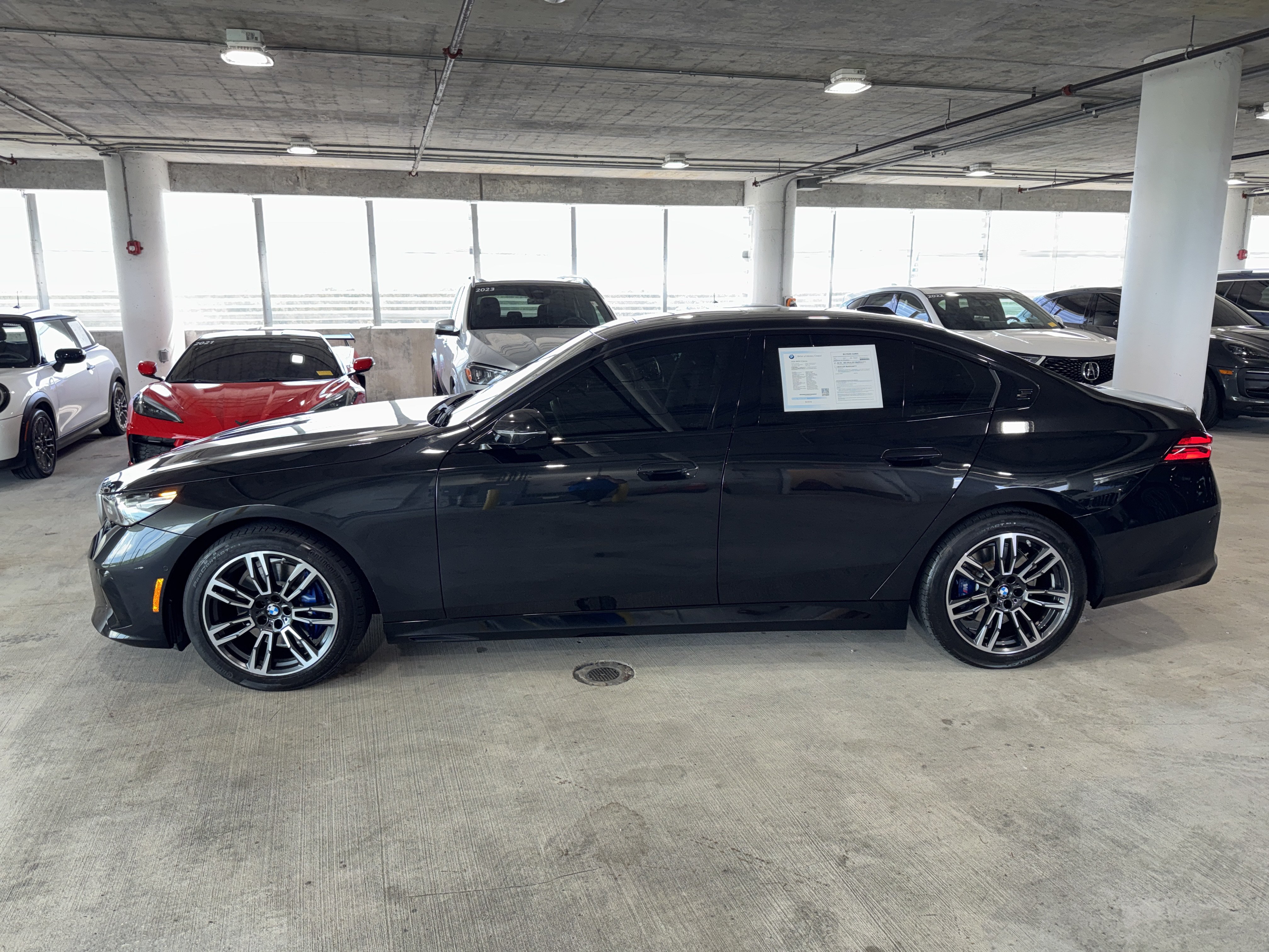 Used 2025 BMW 530i w/ M Sport Package RWD image 5