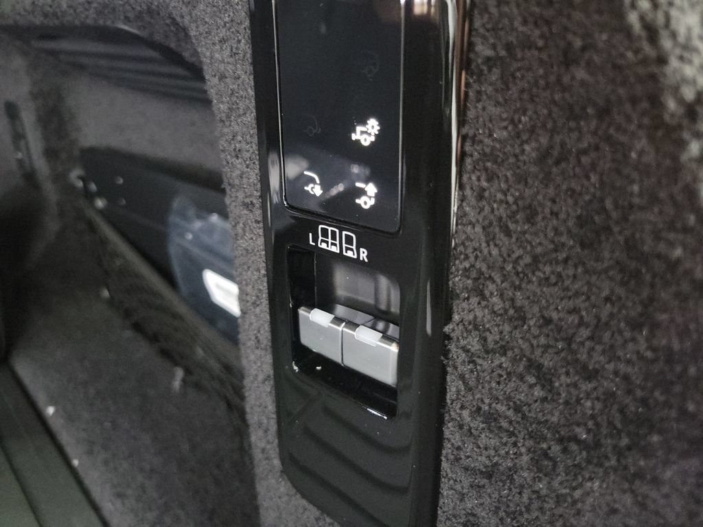 Used 2023 Land Rover Range Rover SE AWD/4WD image 34