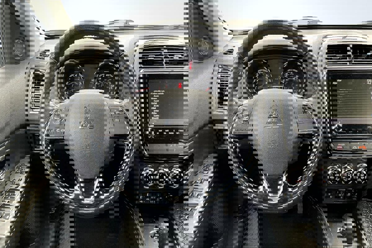 Used 2021 Mitsubishi Outlander Sport SE image 5