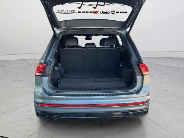 Used 2022 Volkswagen Tiguan SE R-Line FWD image 24