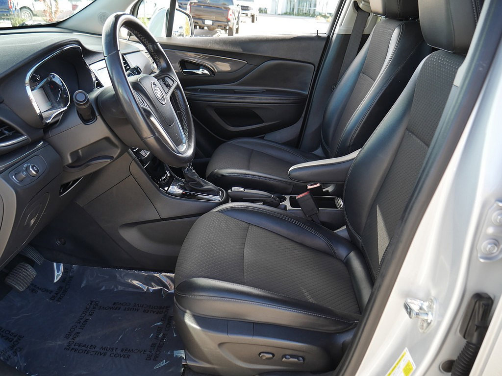 Used 2021 Buick Encore Preferred AWD/4WD image 10