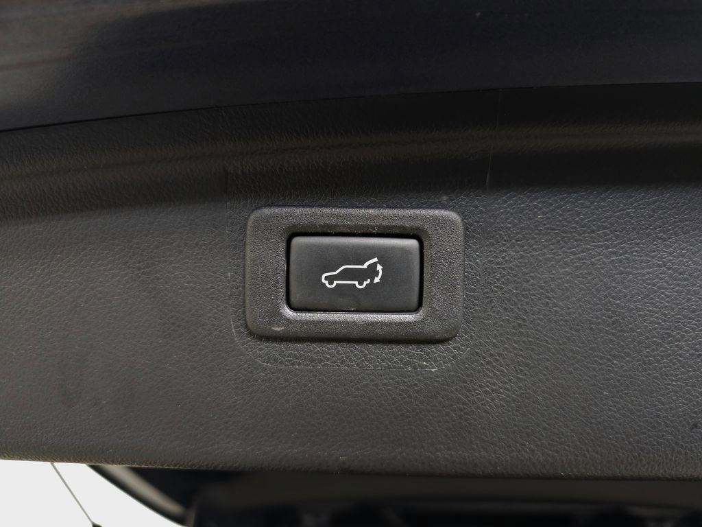Used 2017 Subaru Outback 2.5i Limited AWD/4WD image 9