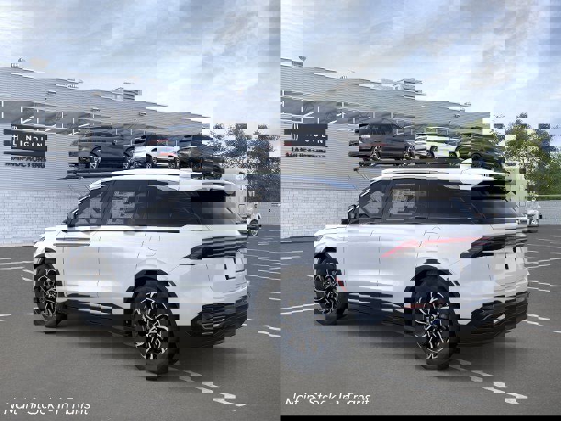 New 2026 Lincoln Nautilus Premier w/ Equipment Group 102A image 4