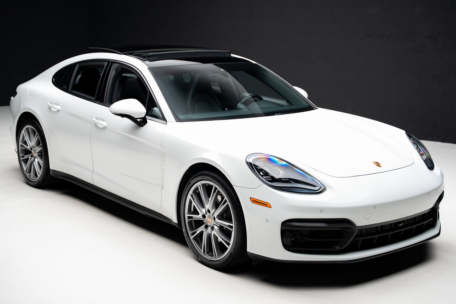 Used 2023 Porsche Panamera 4 AWD/4WD image 39
