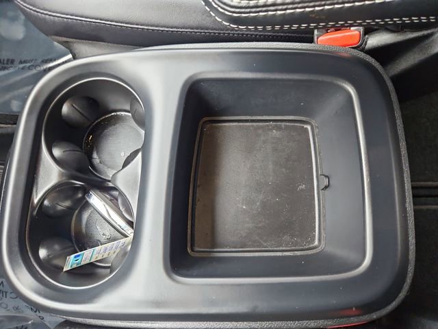 Used 2025 Chrysler Pacifica Select image 30