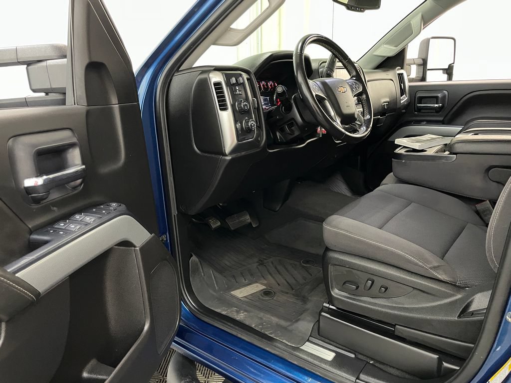 Used 2019 Chevrolet Silverado 2500 LT w/ LT Convenience Package AWD/4WD image 19