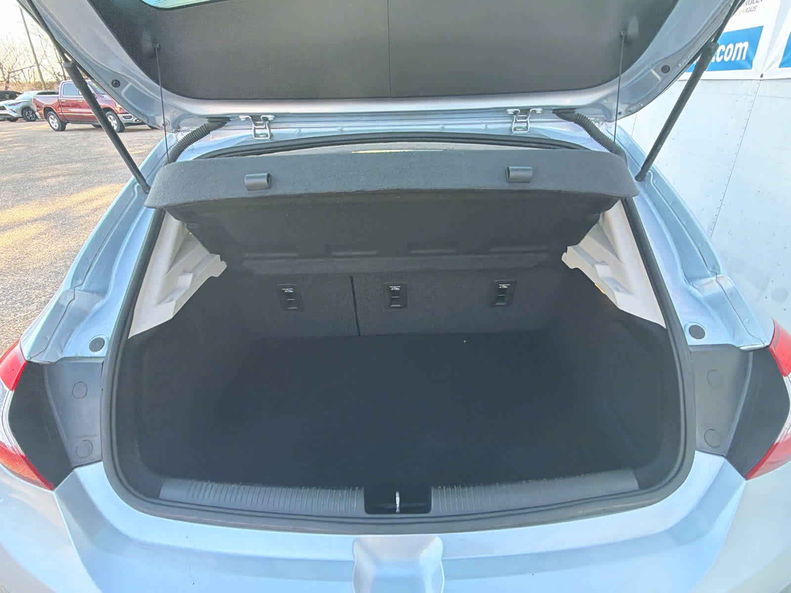 Used 2017 Chevrolet Cruze LT image 16