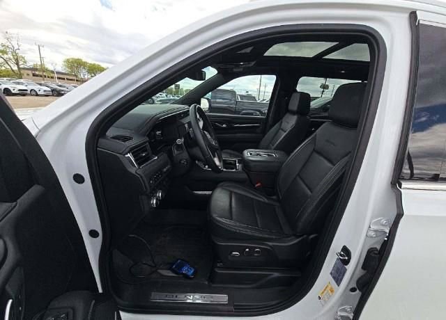 Used 2024 GMC Yukon XL Denali w/ Max Trailering Package AWD/4WD image 11