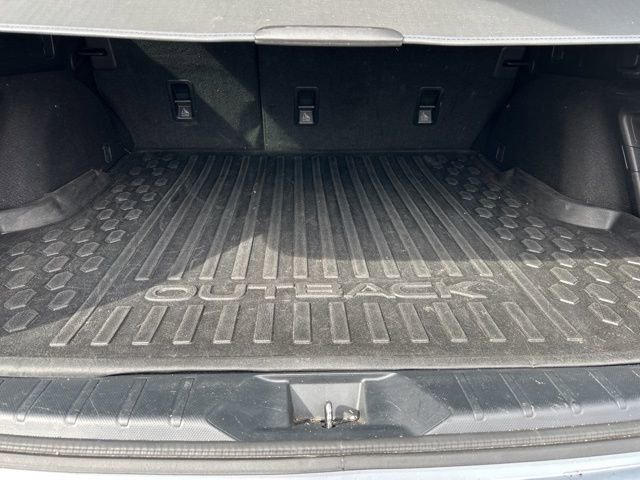 Used 2023 Subaru Outback Premium image 28