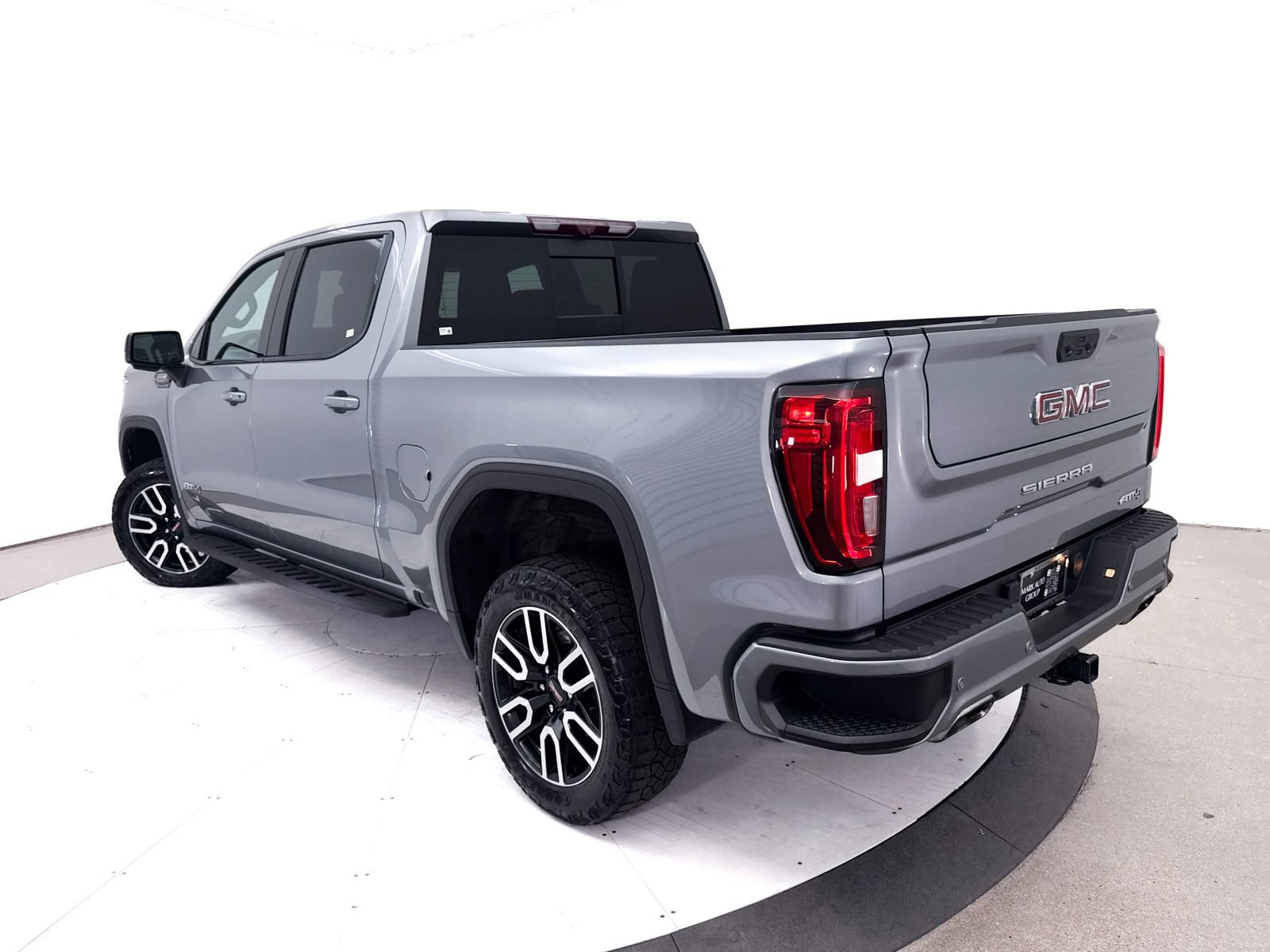 Used 2023 GMC Sierra 1500 AT4 w/ AT4 Premium Package AWD/4WD image 3