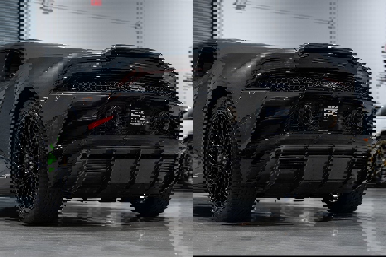 Used 2020 Lamborghini Huracan EVO image 14