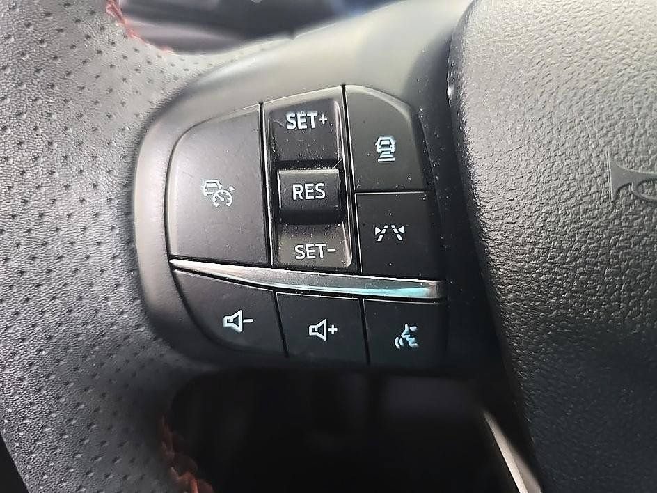 Used 2023 Ford Escape ST-Line w/ Tech Pack #1 AWD/4WD image 17