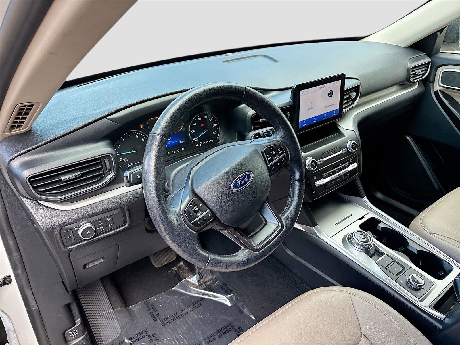 Used 2020 Ford Explorer XLT w/ Equipment Group 202A image 9