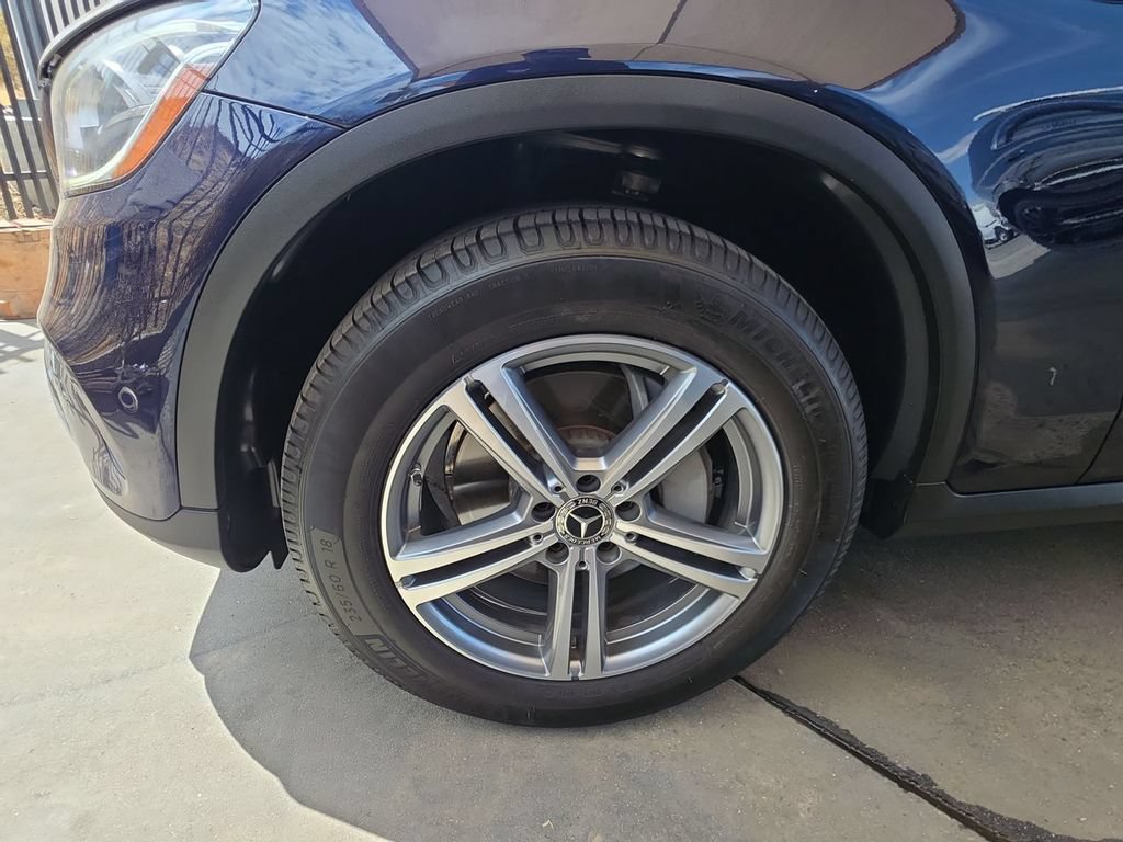 Used 2021 Mercedes-Benz GLC 300 4MATIC image 32
