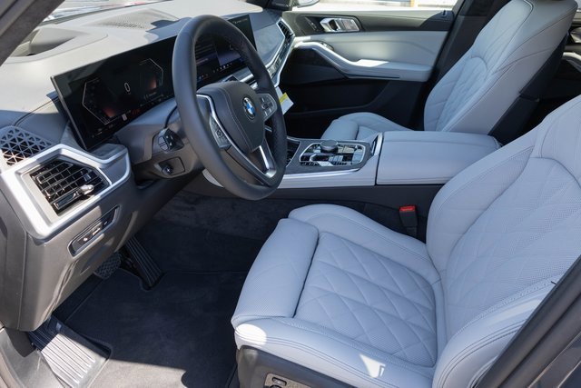New 2026 BMW X7 xDrive40i image 2