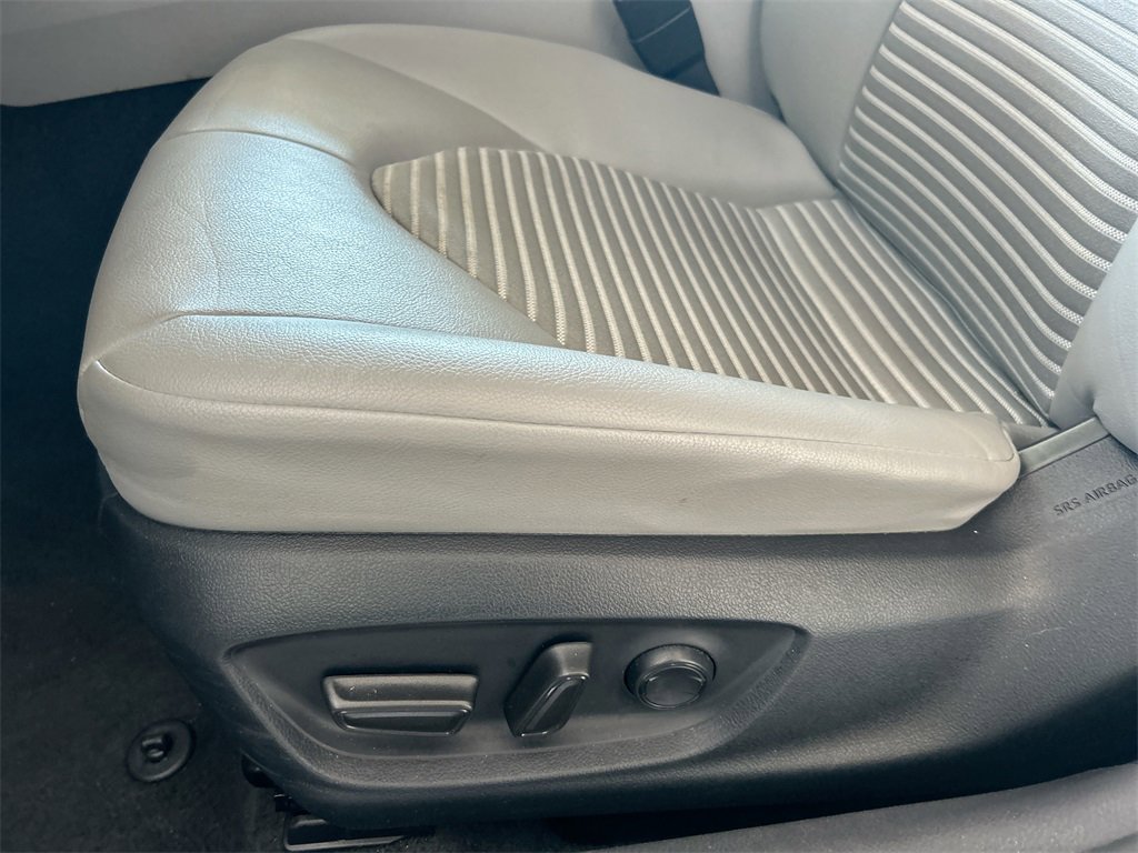 Used 2024 Toyota Camry SE w/ Convenience Package image 13