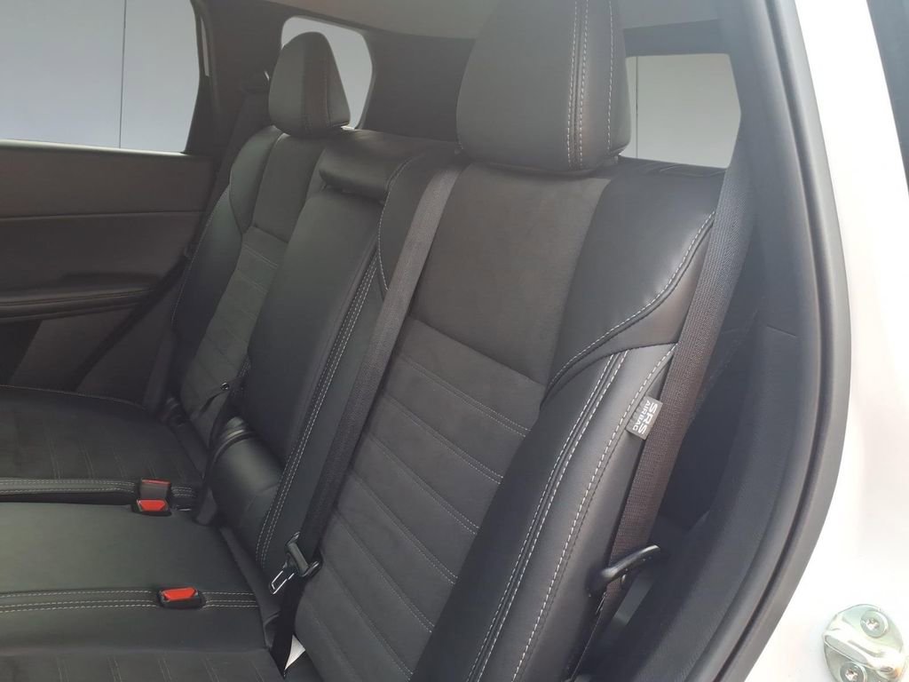 Used 2024 Mitsubishi Outlander SE Black Edition image 27