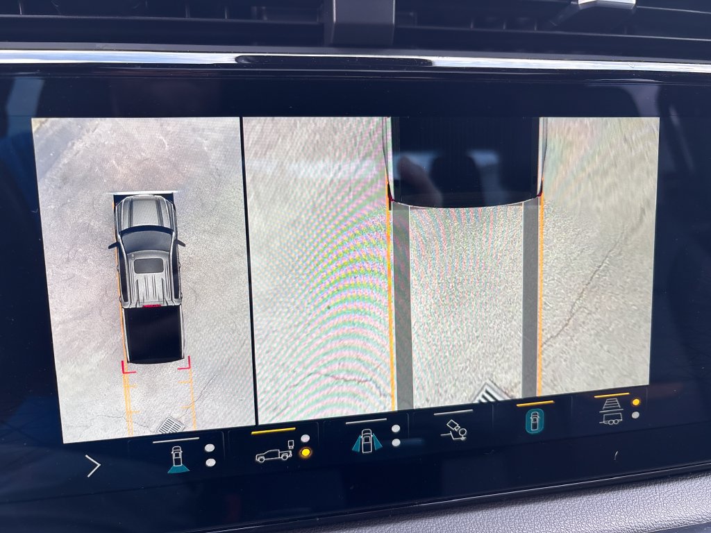 Certified 2022 GMC Sierra 1500 AT4 w/ AT4 Premium Package AWD/4WD image 29