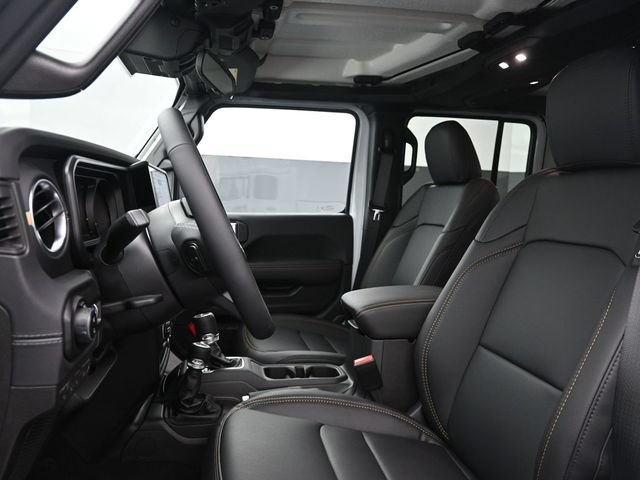 Used 2025 Jeep Gladiator Sport AWD/4WD image 9