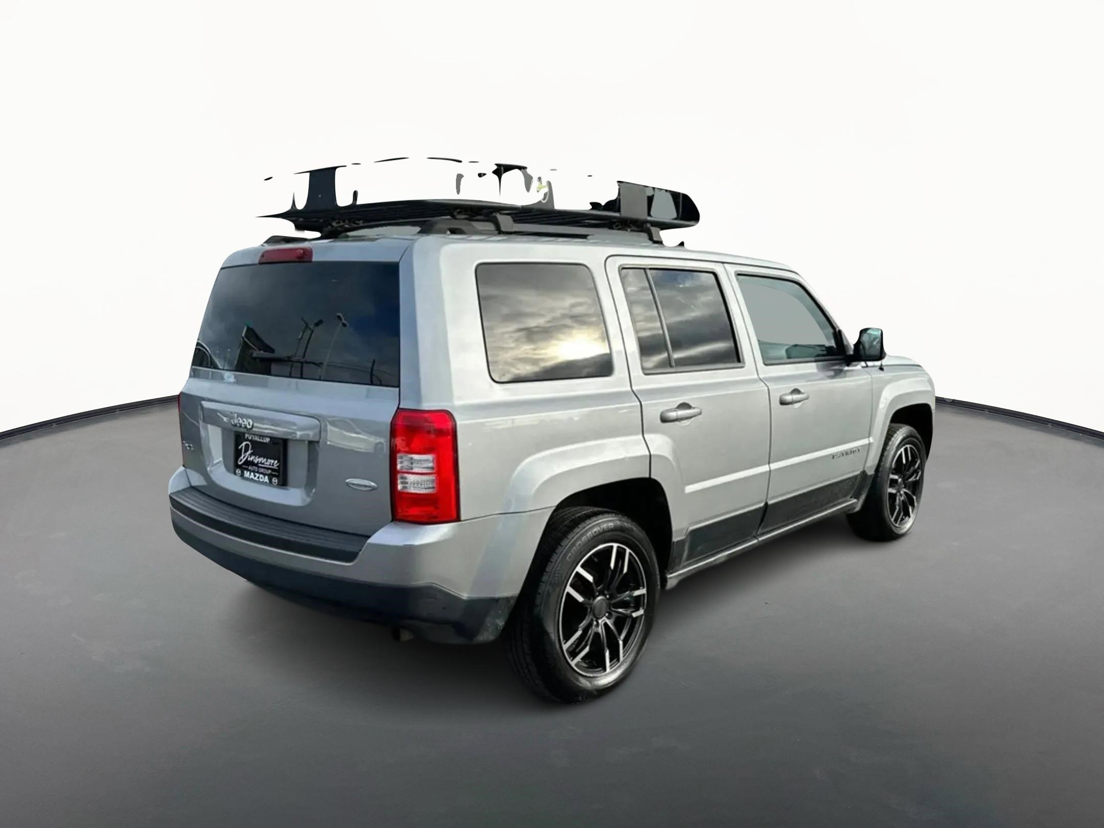 Used 2014 Jeep Patriot Latitude AWD/4WD image 3