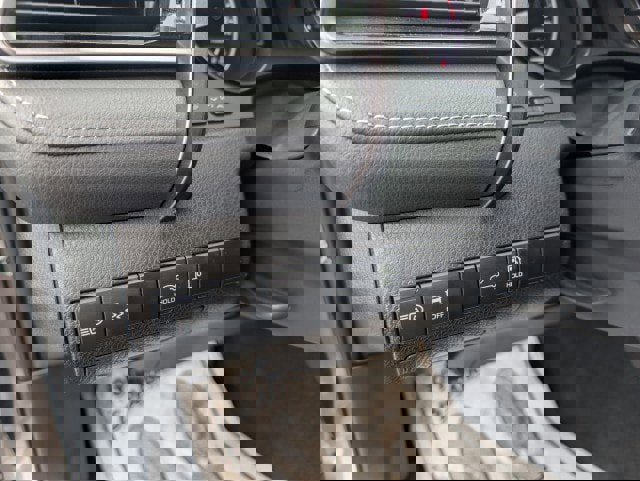 Used 2023 Toyota Camry SE image 14