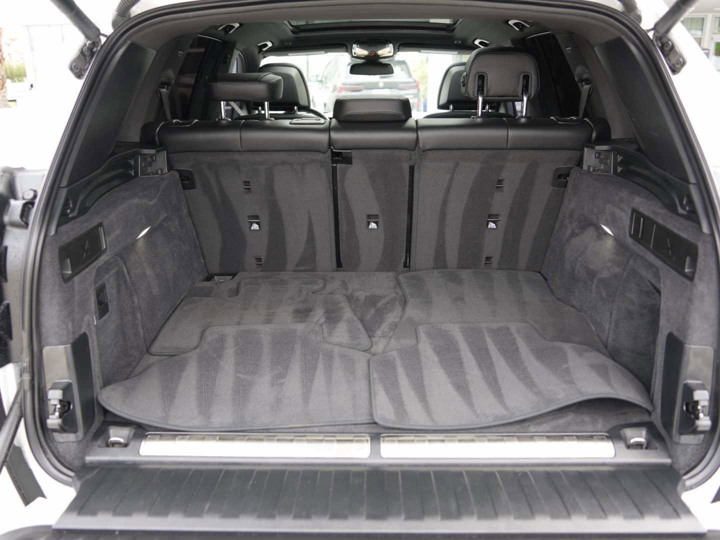 Certified 2024 BMW X5 xDrive50e w/ M Sport Package image 6