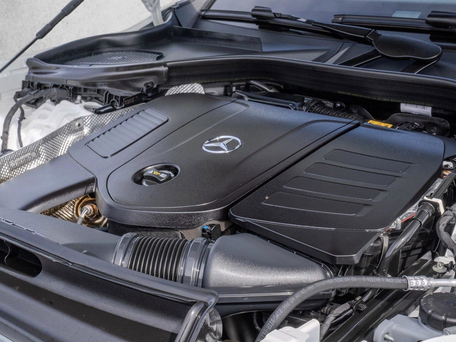 Certified 2025 Mercedes-Benz GLC 300 4MATIC image 30