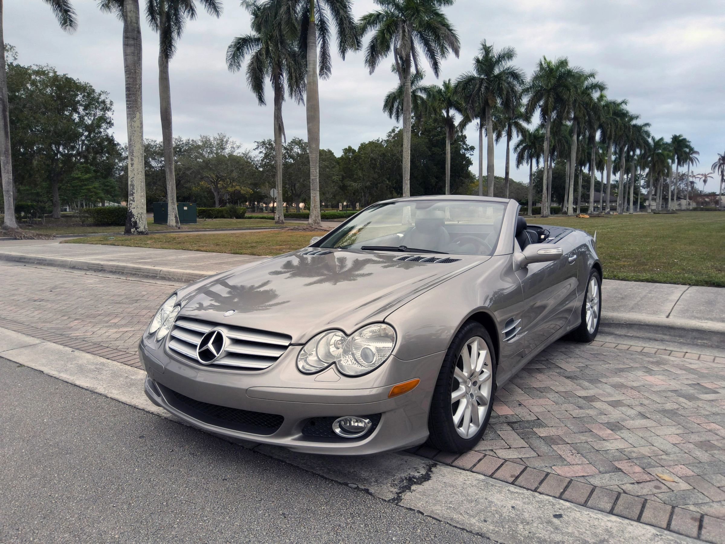 Used 2007 Mercedes-Benz SL 550 image 3