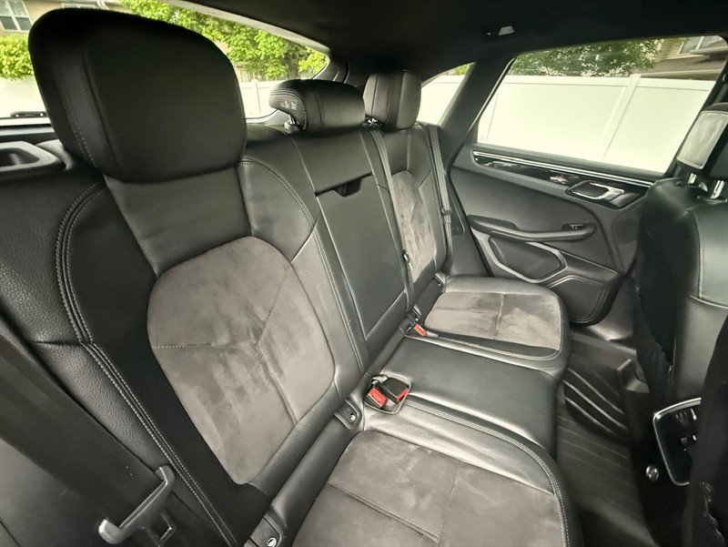 Used 2018 Porsche Macan S AWD/4WD image 23